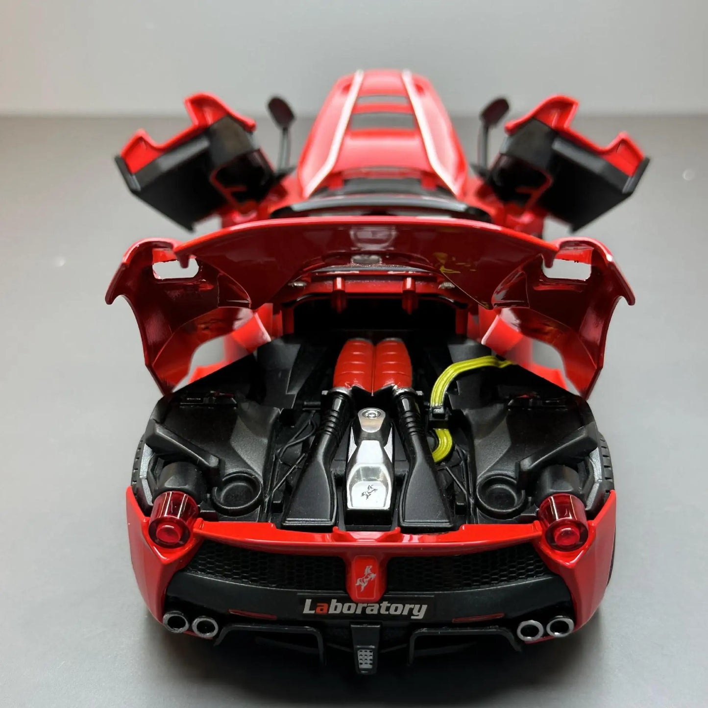 1:22 Ferrari Laferrari convertible Alloy Racing Car Model Diecast