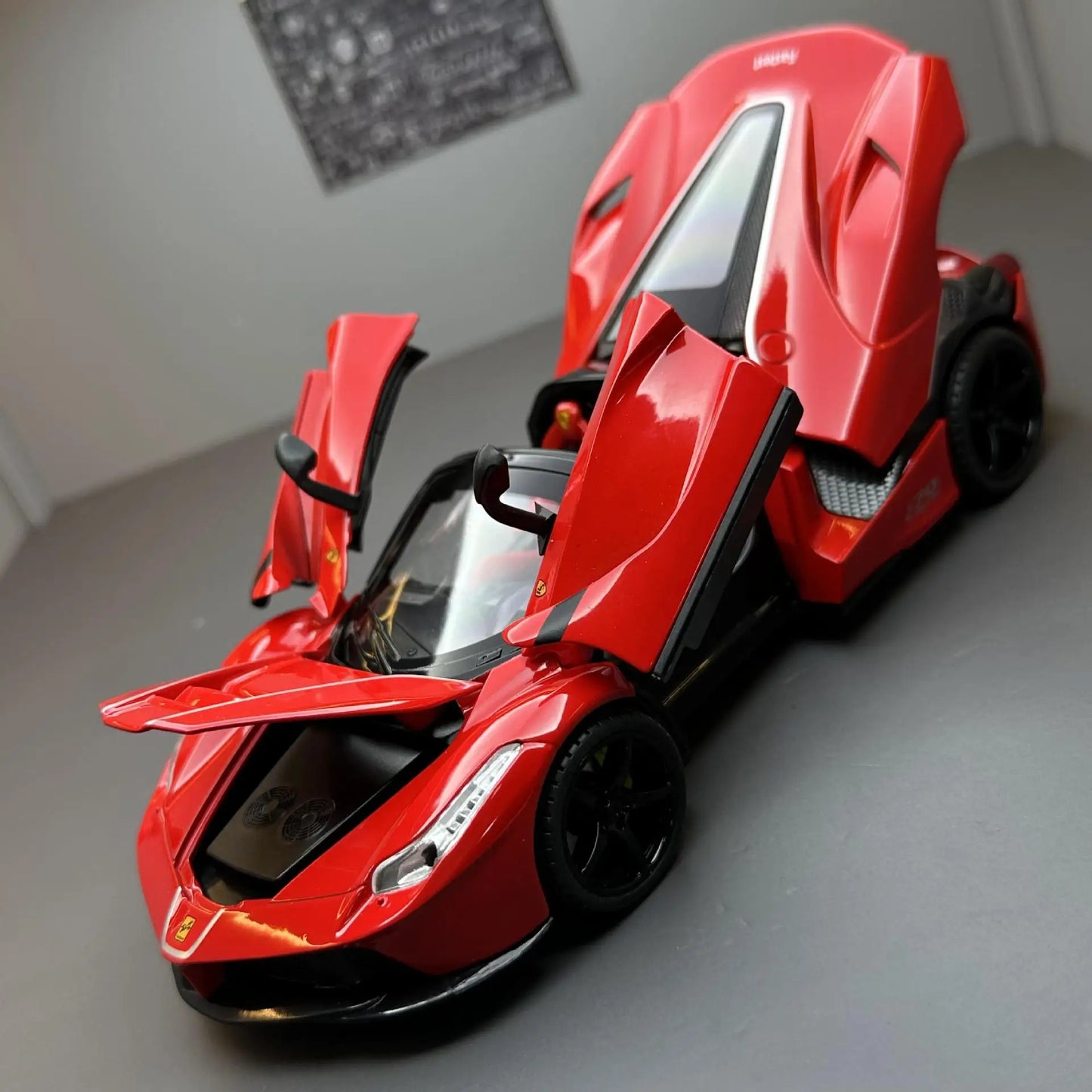 1:22 Ferrari Laferrari convertible Alloy Racing Car Model Diecast